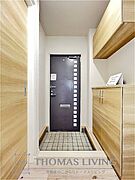 写真はD棟のリノベ部屋です。色合いは現況優先です。
