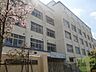 周辺：神戸市立本山中学校 604m