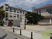 神戸市立住吉小学校 658m