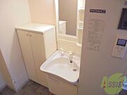 こちらの洗面台で歯磨きや、セットをしてくださいね
