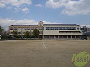 神戸市立本山第一小学校 289m