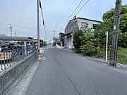 周辺道路の車通りも少なくお子様の通学やお出かけも安心です☆
