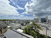 住戸からの眺望通風良好です！快適に生活できますね。