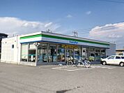 ファミリーマート一宮北浦町店　徒歩約4分（約303ｍ）
