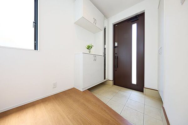 玄関を拡大表示