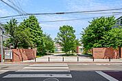 豊島区立巣鴨北中学校 230m