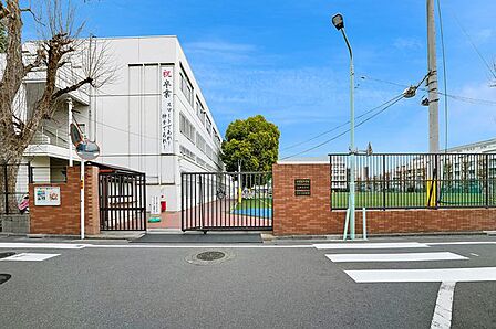 本郷中学校・本郷高校 110m