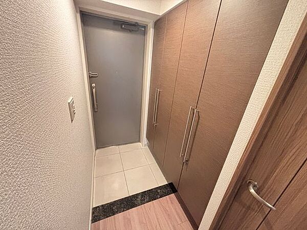 玄関を拡大表示