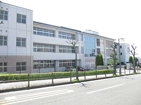 香久山小学校 919m