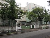 当知小学校 629m