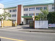 水巻町立水巻南中学校（1158m）