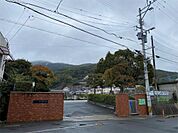 北九州市立石峯中学校（1077m）