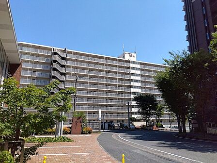 小学校は徒歩8分程度と毎日の通学に便利です