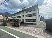 北九州市立足原小学校（722m）