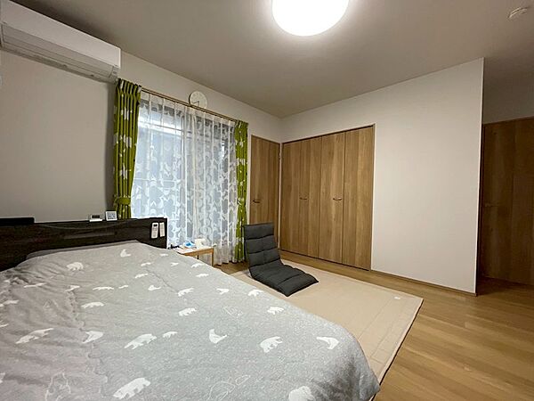 寝室を拡大表示