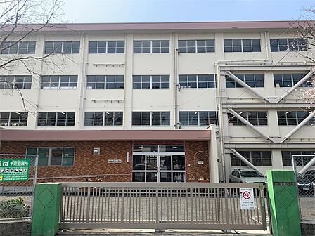 北九州市立足立小学校(397m)