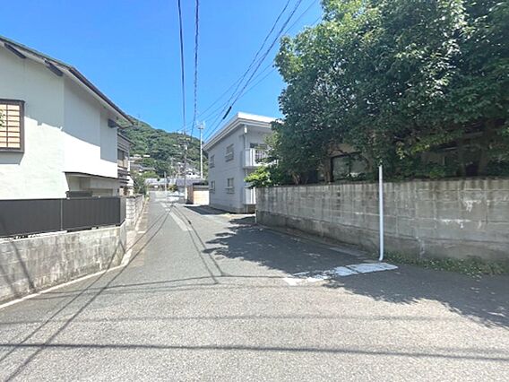 開放感のある前...