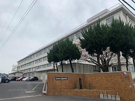 北九州市立志徳中学校（890m）