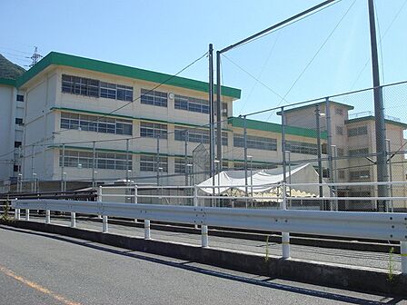 北九州市立戸ノ上中学校(1401m)