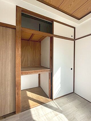 和室の押入れは...