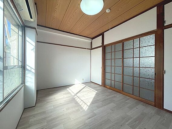 陽光が降り注ぐ...
