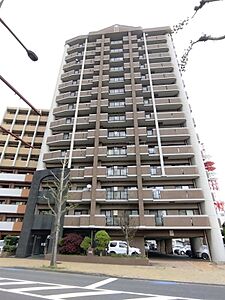 外観：モノレール香春口三萩野駅までは徒歩6分と交通の利便性良好です