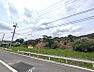 その他：前面道路は広く、車の出し入れもスムーズです。