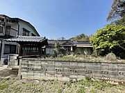 現状建物あり。リフォームして使用することもできますよ♪