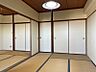 その他：落ち着いた和室は、来客をもてなす空間や、お子様のお昼寝スペースにもぴったりです。