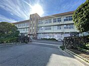 苅田町立新津中学校（656m）