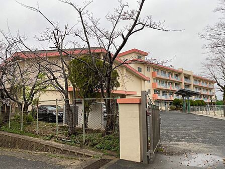 北九州市立企救丘小学校(842m)