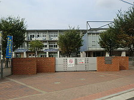 北九州市立中央中学校（923m）