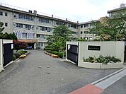 川崎市立宮前平中学校まで約500ｍ