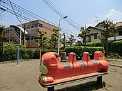 狛江市立稲荷森児童遊園まで約290m