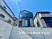 敷地40坪超！カースペース並列2台駐車可能！小・中学校まで徒歩1分の好立地！