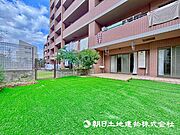 人工芝付きのお庭ではお子様が走りまわれます！