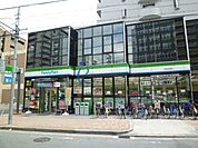 ファミリーマート新深江駅前店 628m