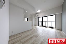 プレイス白壁（旧サーパスフォーシア白壁） 5階1LDKのリビング/ダイニング