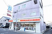 ローソン北区柳原店 268m
