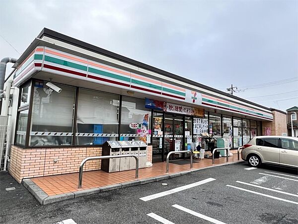 画像23:セブンイレブン 足立古千谷本町3丁目店（498m）