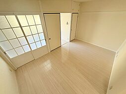 エム・アールコーポ 2階1LDKのリビング/ダイニング