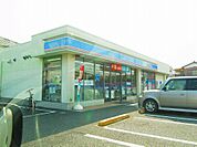 ローソンストア100 伊興本町店（125m）