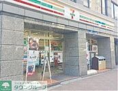 セブンイレブン 徒歩1分。 30m