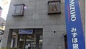 みずほ銀行新川支店 169m