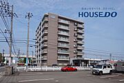 1LDK、専有面積84.35m2、8階建マンションの8階部分♪皆様よりのお問い合わせお待ちしております♪