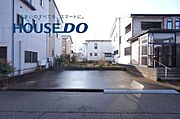 駐車スペースには3～4台駐車することが可能となっております♪