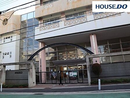 神戸市立中央小学校 673m
