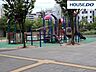 周辺：生田川公園 534m。大型複合遊具・広場・トイレなどがあります。春には、布引の花街道と呼ばれた川沿いの桜がライトアップされます。再整備予定(2029年頃）。