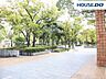 周辺：東遊園地公園 307m。神戸市役所の南隣にある2.7ヘクタールの公園。イベントも開催されています。敷地内に「こども本の森　神戸」有り。