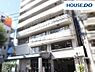周辺：三聖病院 900m。内科・整形外科・泌尿器科・放射線科など様々な診療科があります。一般検診や人間ドッグなども受けることができます